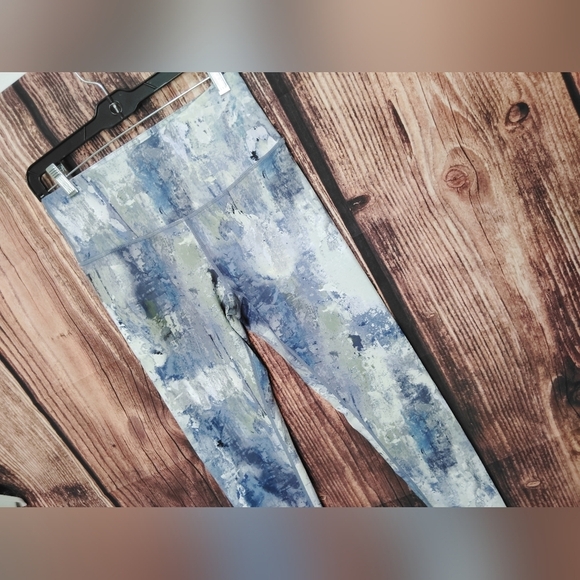 2for$25 Zella Women's Blue Patterned Leggings Size Small! - Picture 2 of 6